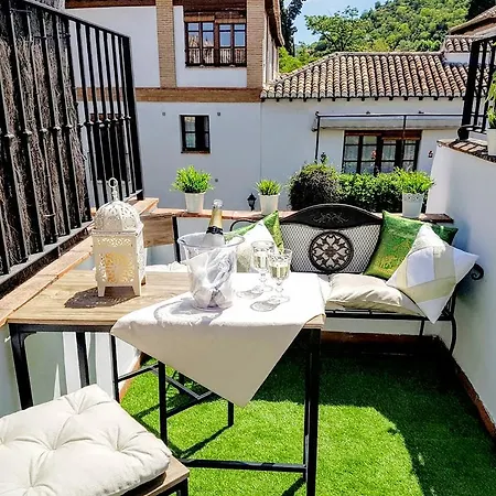 Apartamento Alhaja * Гранада